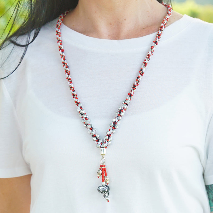 Black Swan Hathi Lariat Necklace Kit from Maggie T Designs - Goody Beads