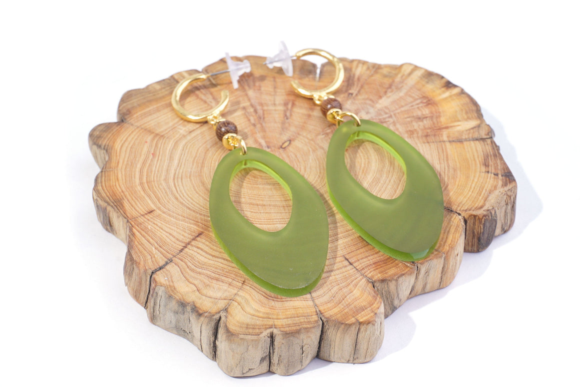 INSTRUCTIONS for DIY Retro Avocado with Gold Hoop Earrings - Goody Beads